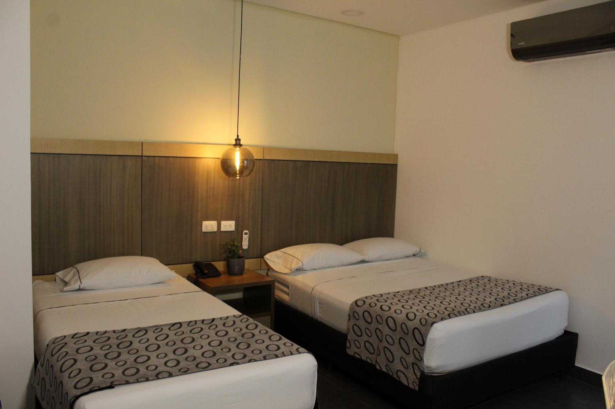 Hotel Merlott Lleras Медельин Экстерьер фото