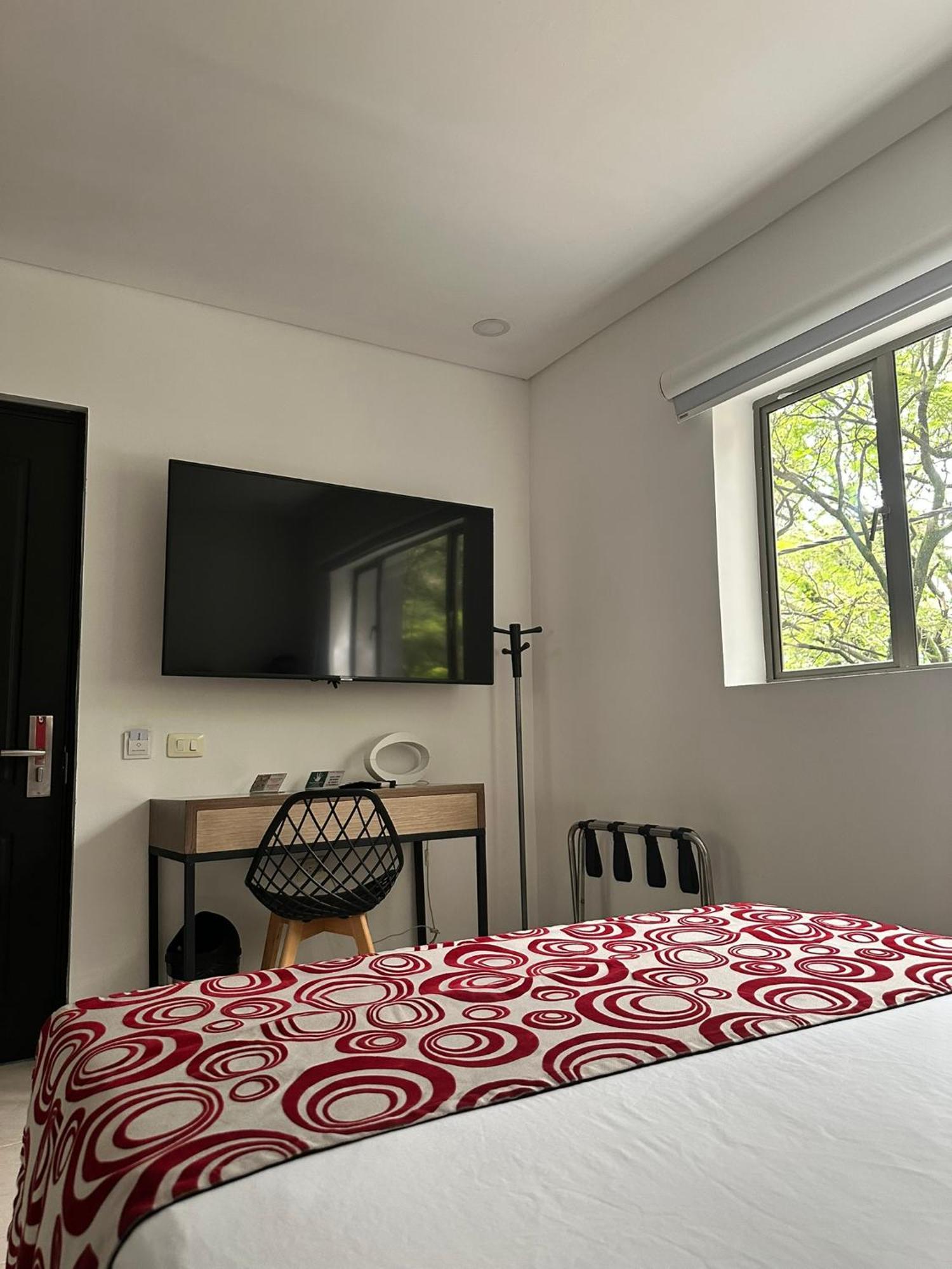 Hotel Merlott Lleras Медельин Экстерьер фото