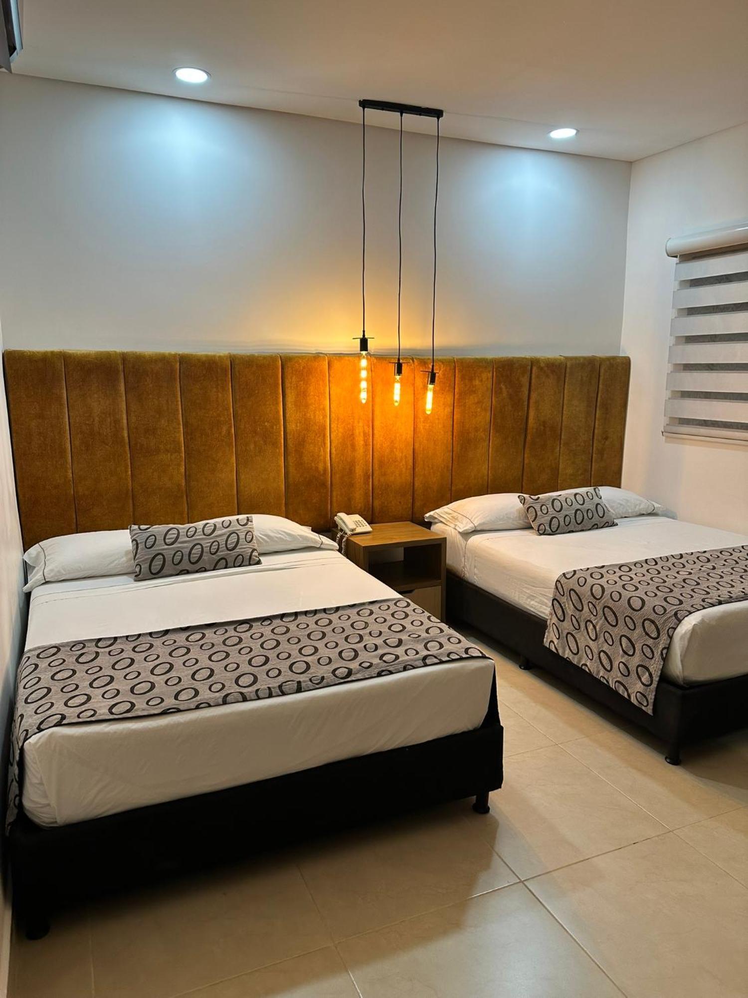 Hotel Merlott Lleras Медельин Экстерьер фото