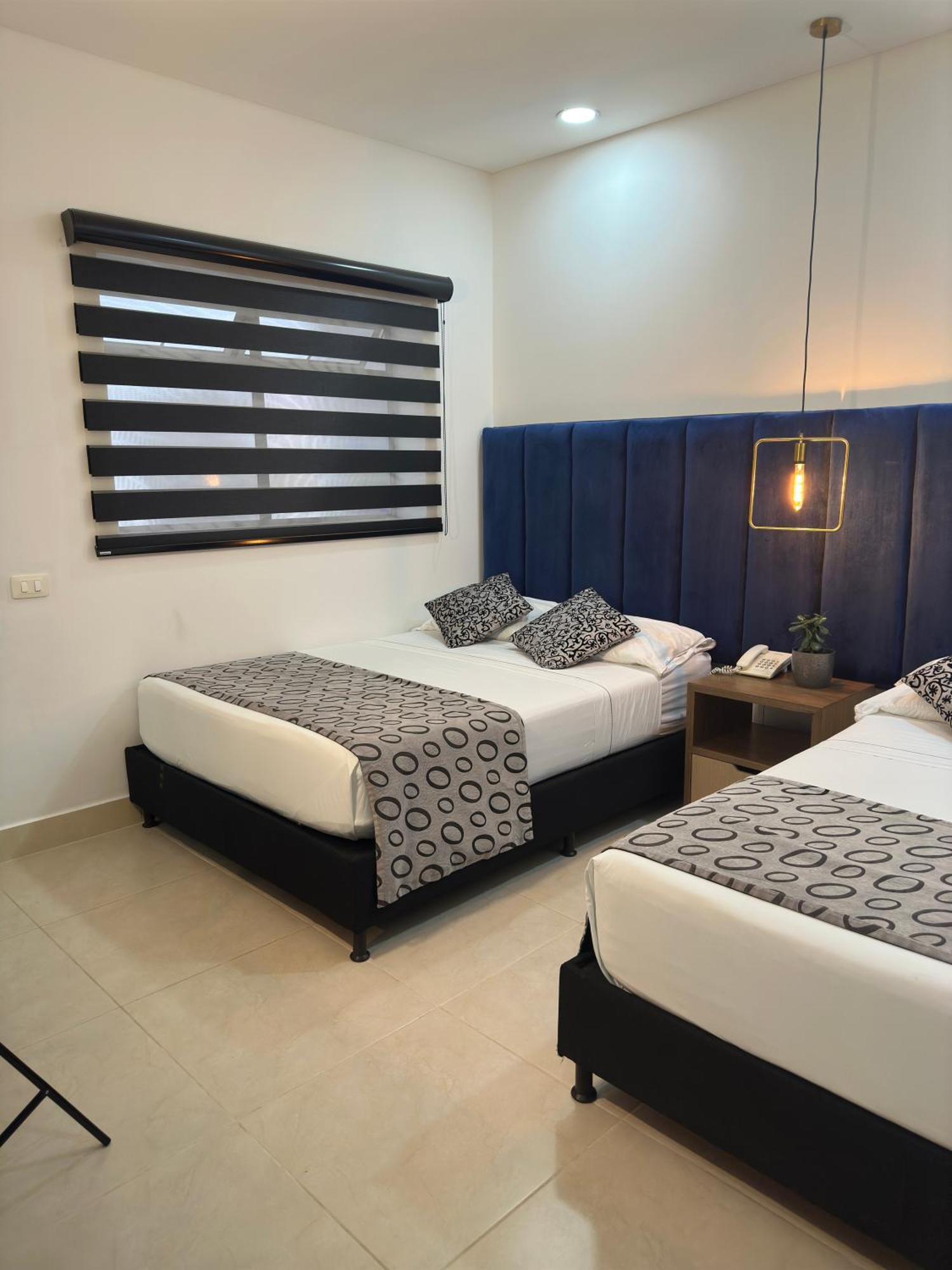 Hotel Merlott Lleras Медельин Экстерьер фото