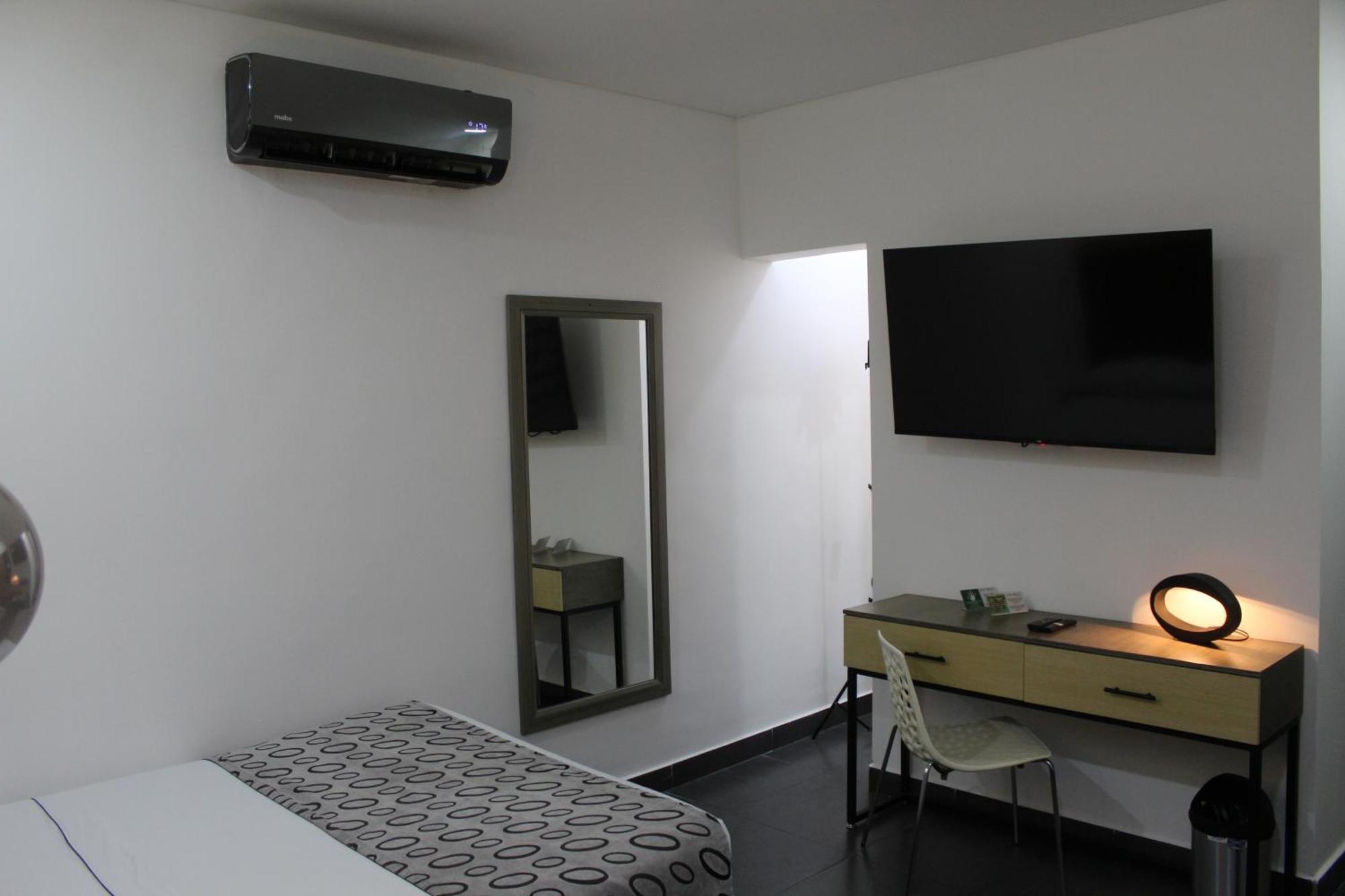Hotel Merlott Lleras Медельин Экстерьер фото