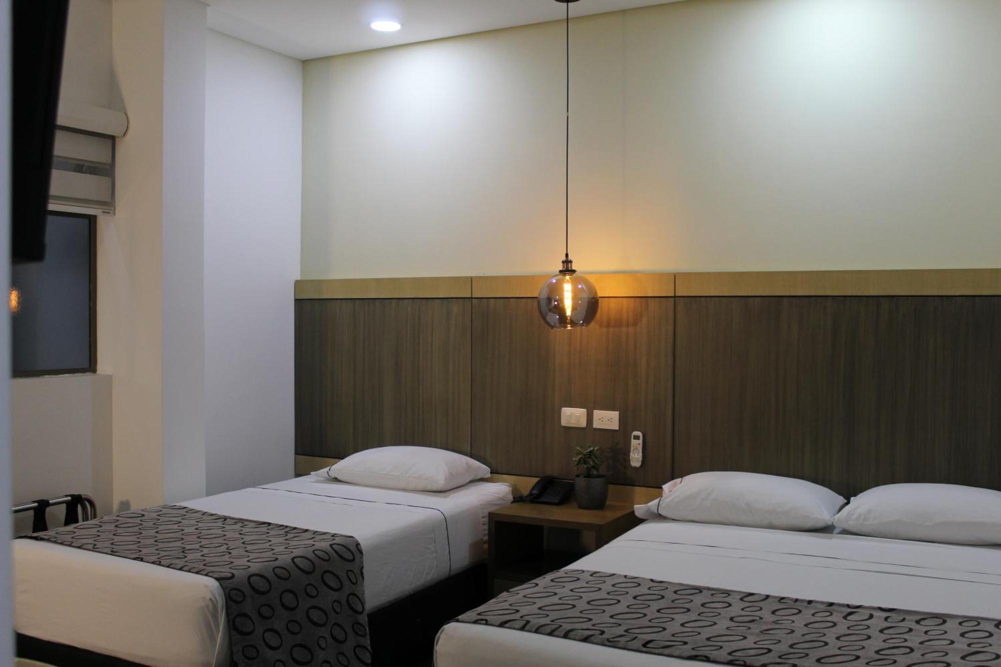 Hotel Merlott Lleras Медельин Экстерьер фото