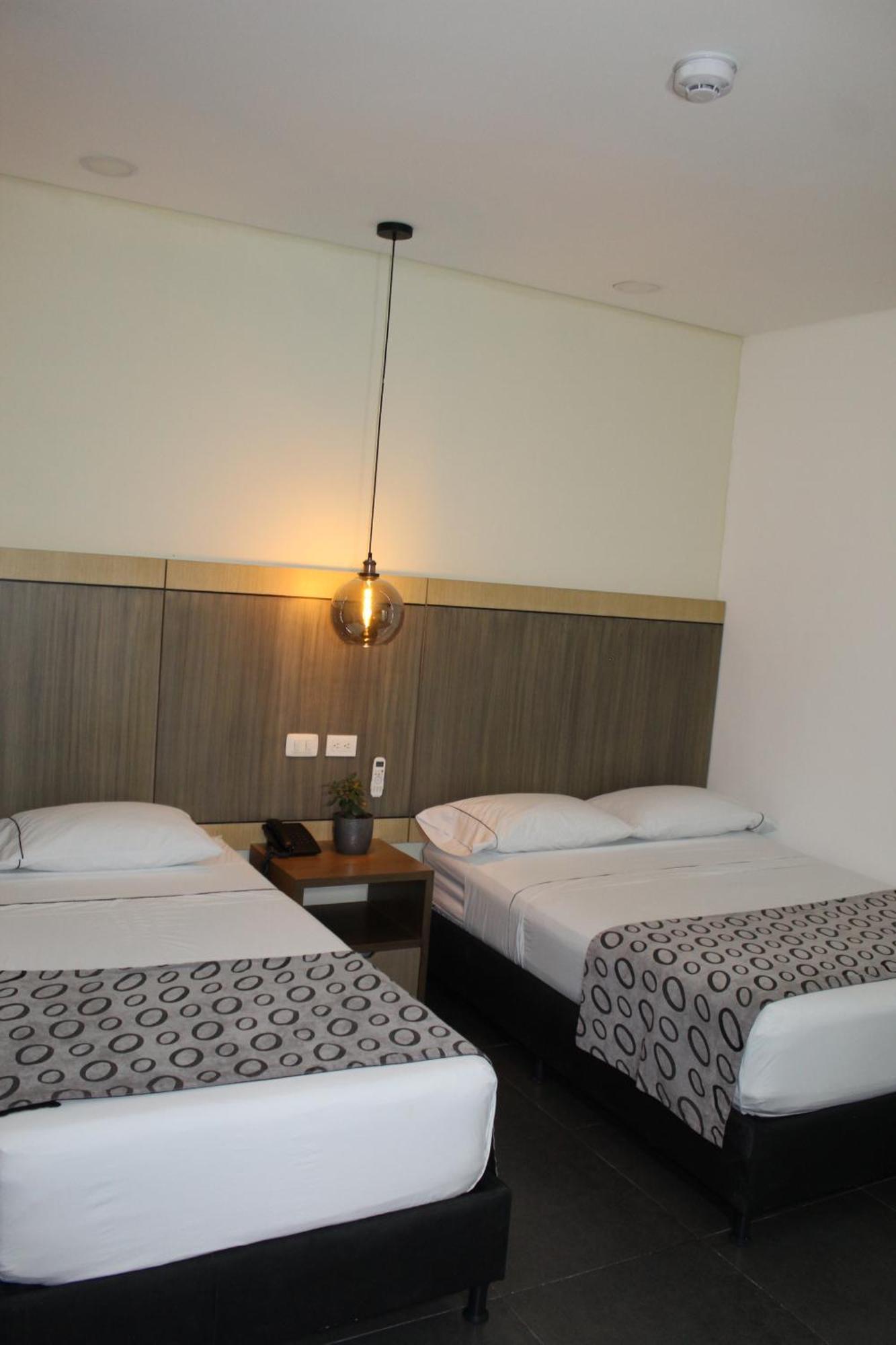 Hotel Merlott Lleras Медельин Экстерьер фото