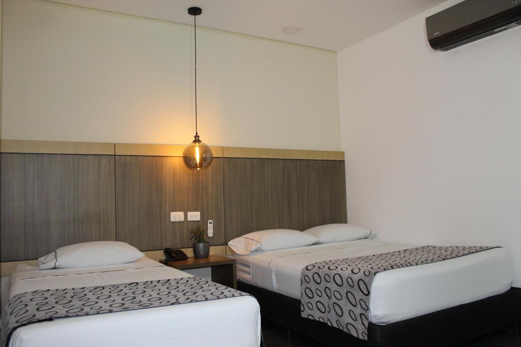 Hotel Merlott Lleras Медельин Экстерьер фото