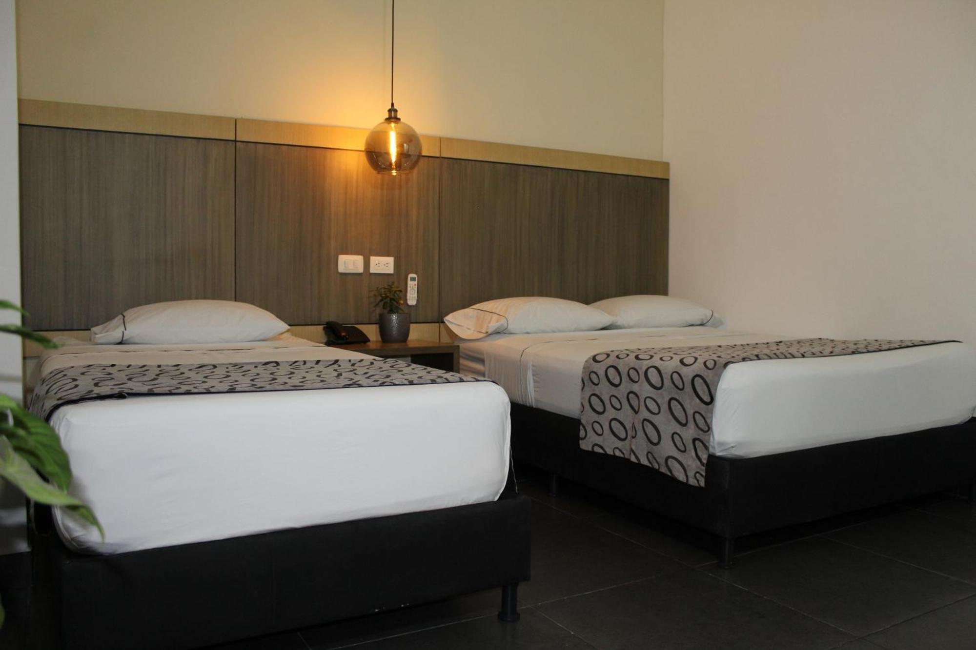 Hotel Merlott Lleras Медельин Экстерьер фото
