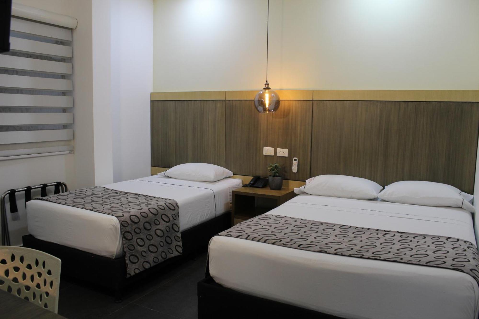 Hotel Merlott Lleras Медельин Экстерьер фото